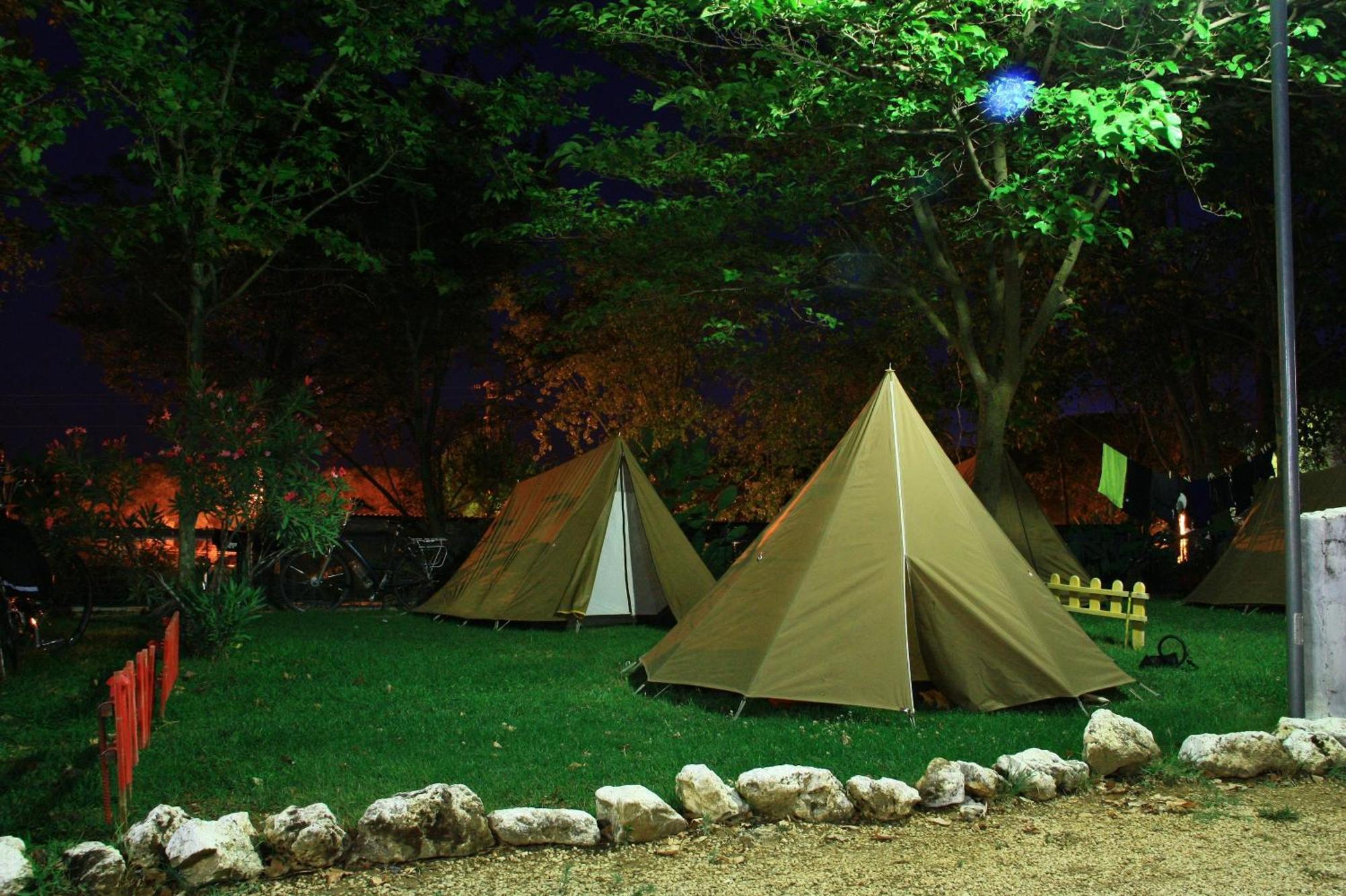 Camping Sierra De Las Nieves Yunquera Buitenkant foto