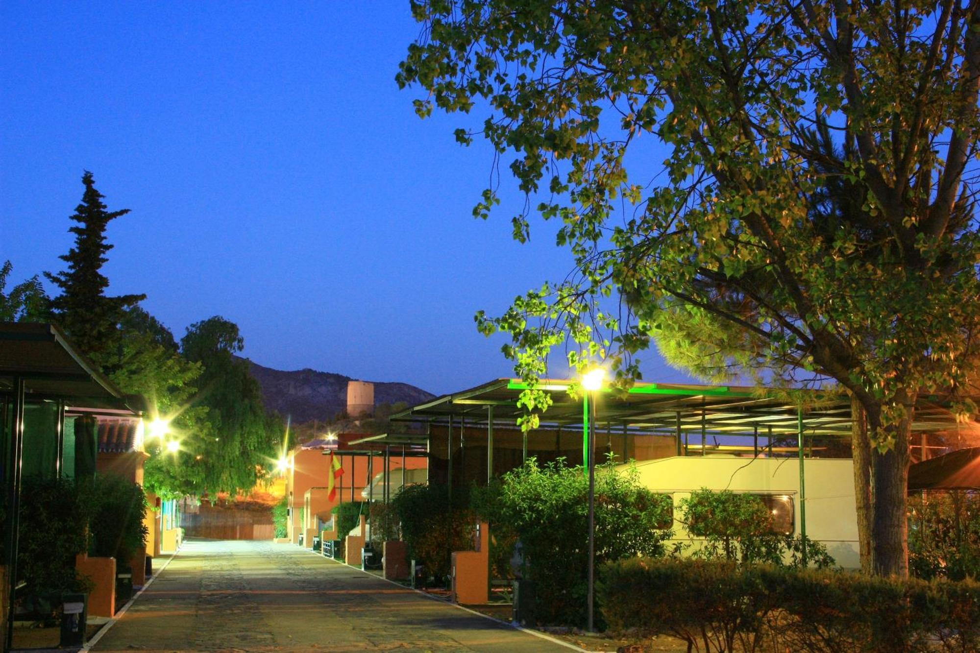 Camping Sierra De Las Nieves Yunquera Buitenkant foto